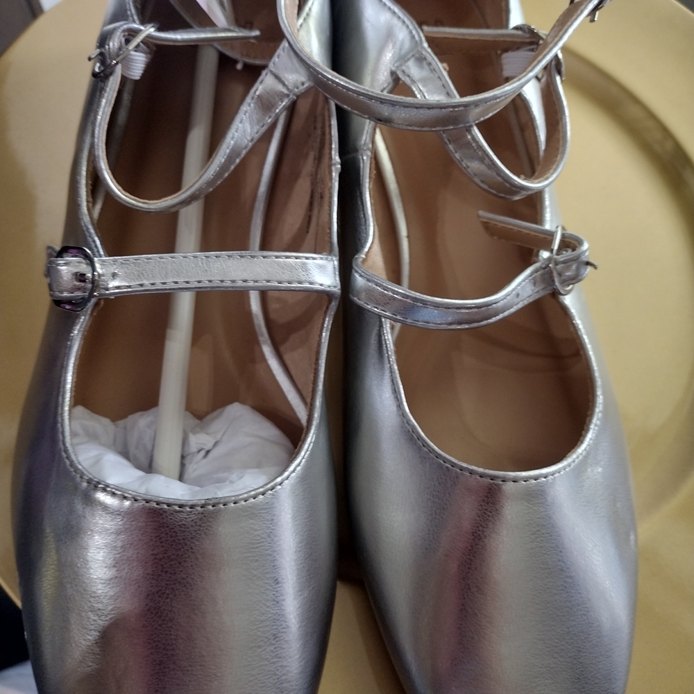 Wild Fable Silver Flats & Loafers